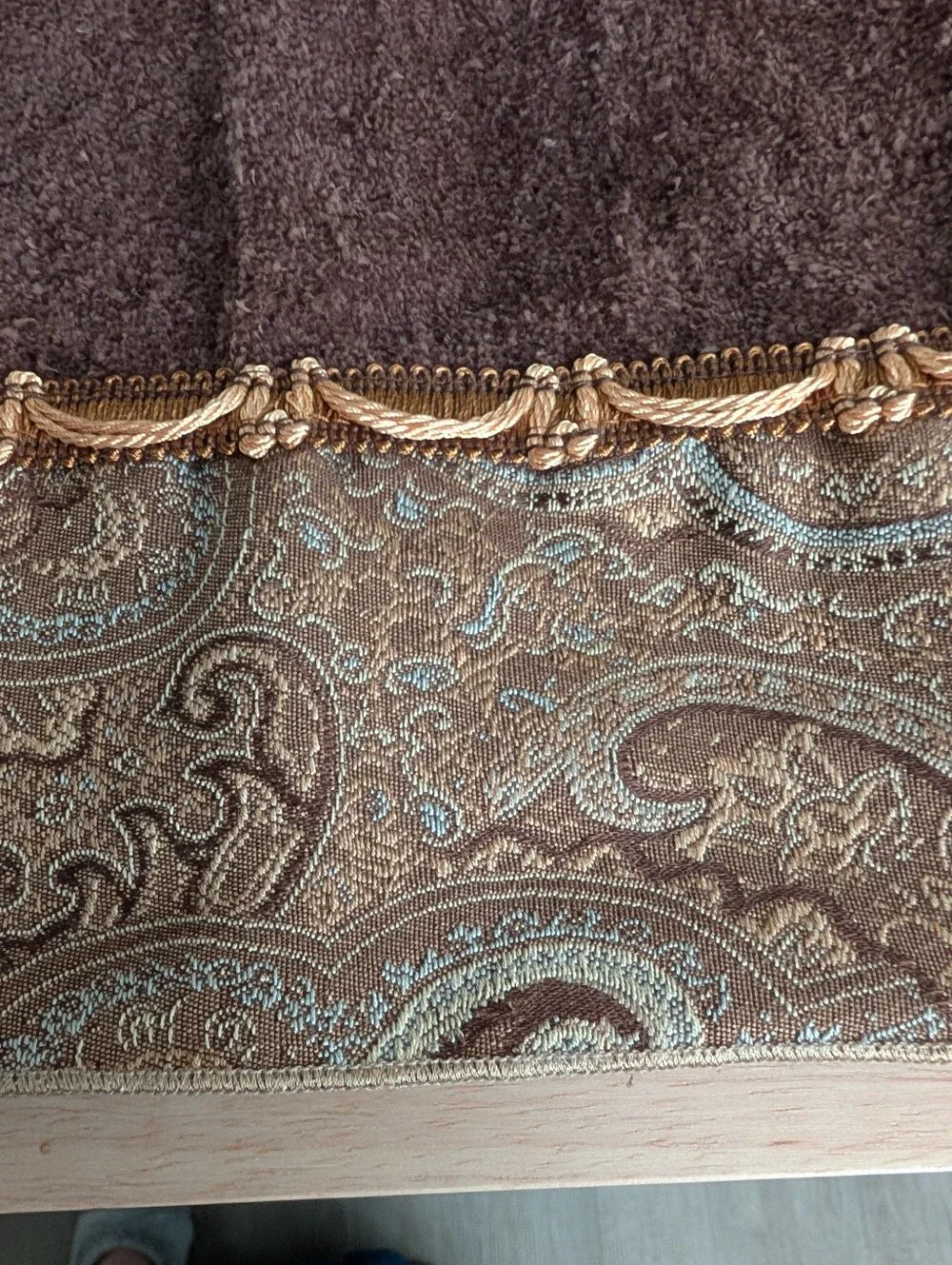 Avanti Brown Paisley Trim Bath Towels with Gold Accent